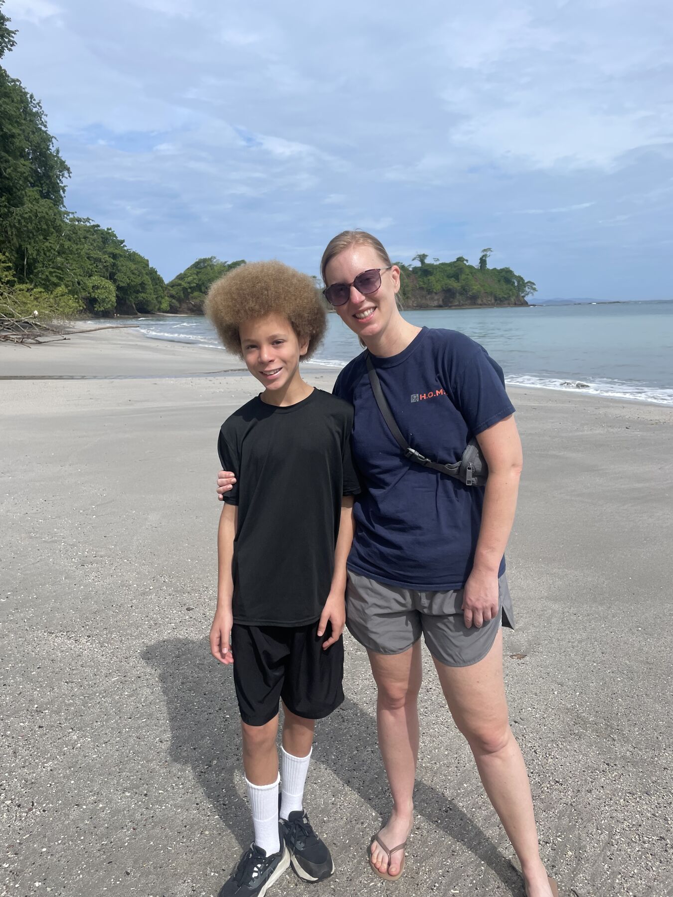Playa Mantas white-sand beach near Jacó, Costa Rica — perfect for snorkeling tours from Jacó Beach
