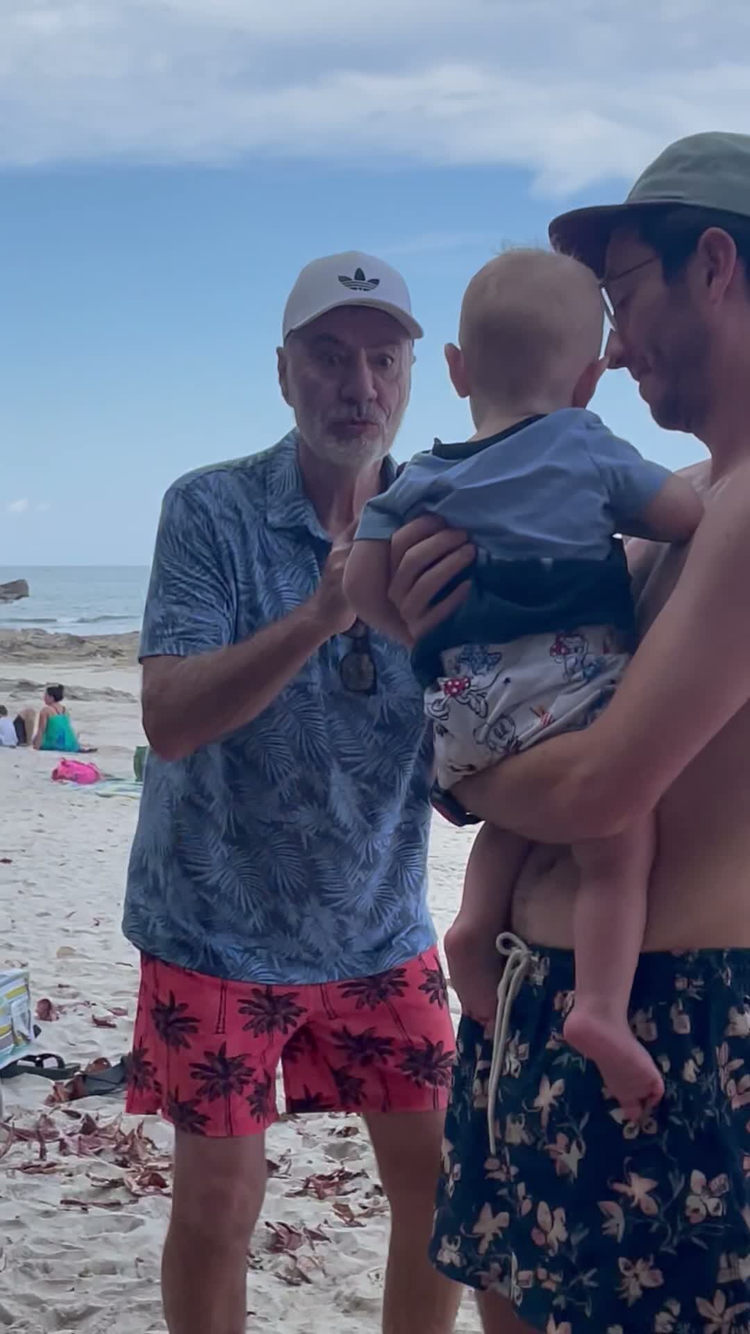 Guests with their little one on the beach after the snorkel tour at Playa Mantas — Jaco Costa Rica best snorkeling