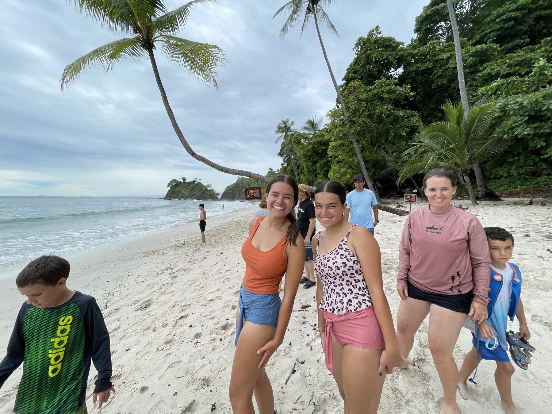Snorkel Jaco guests at Playa Mantas, Jacó, Costa Rica
