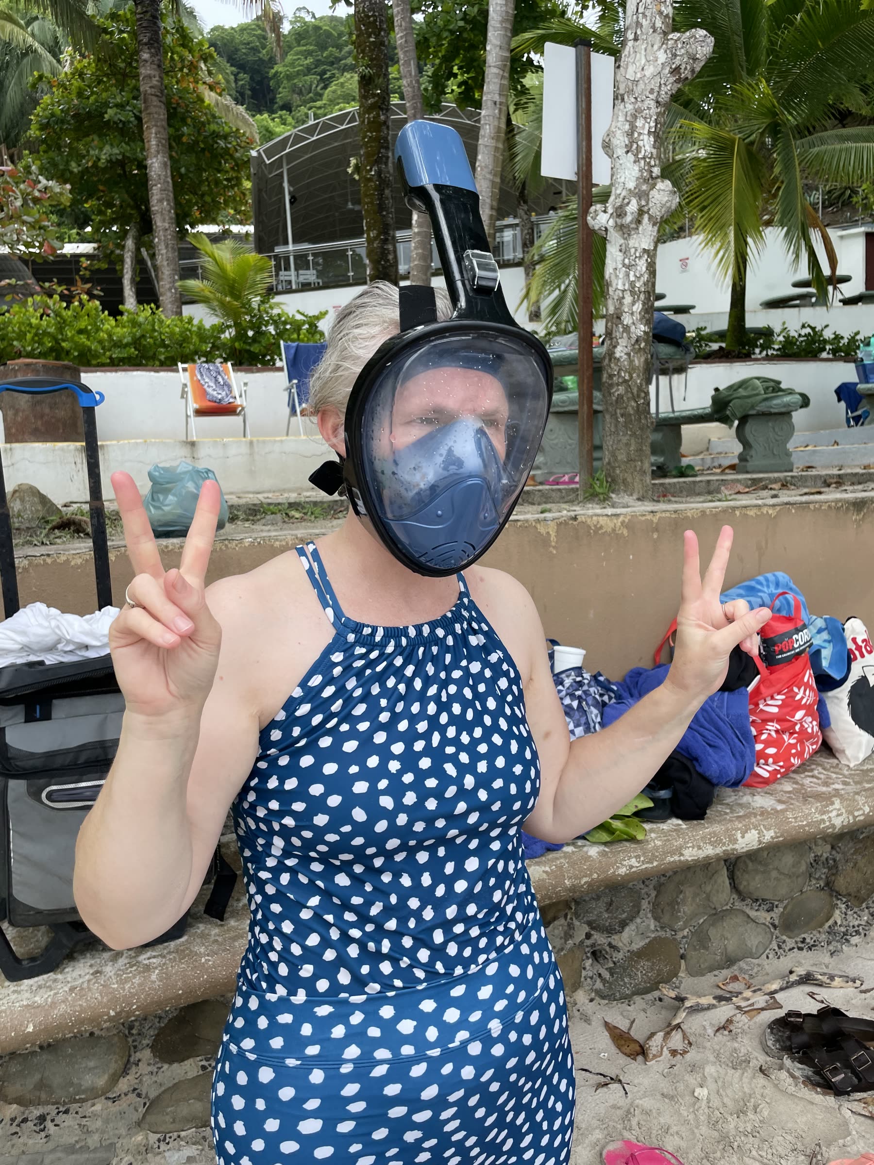 A guest with her full-face snorkel mask at Playa Mantas — top snorkel tour Jaco beach